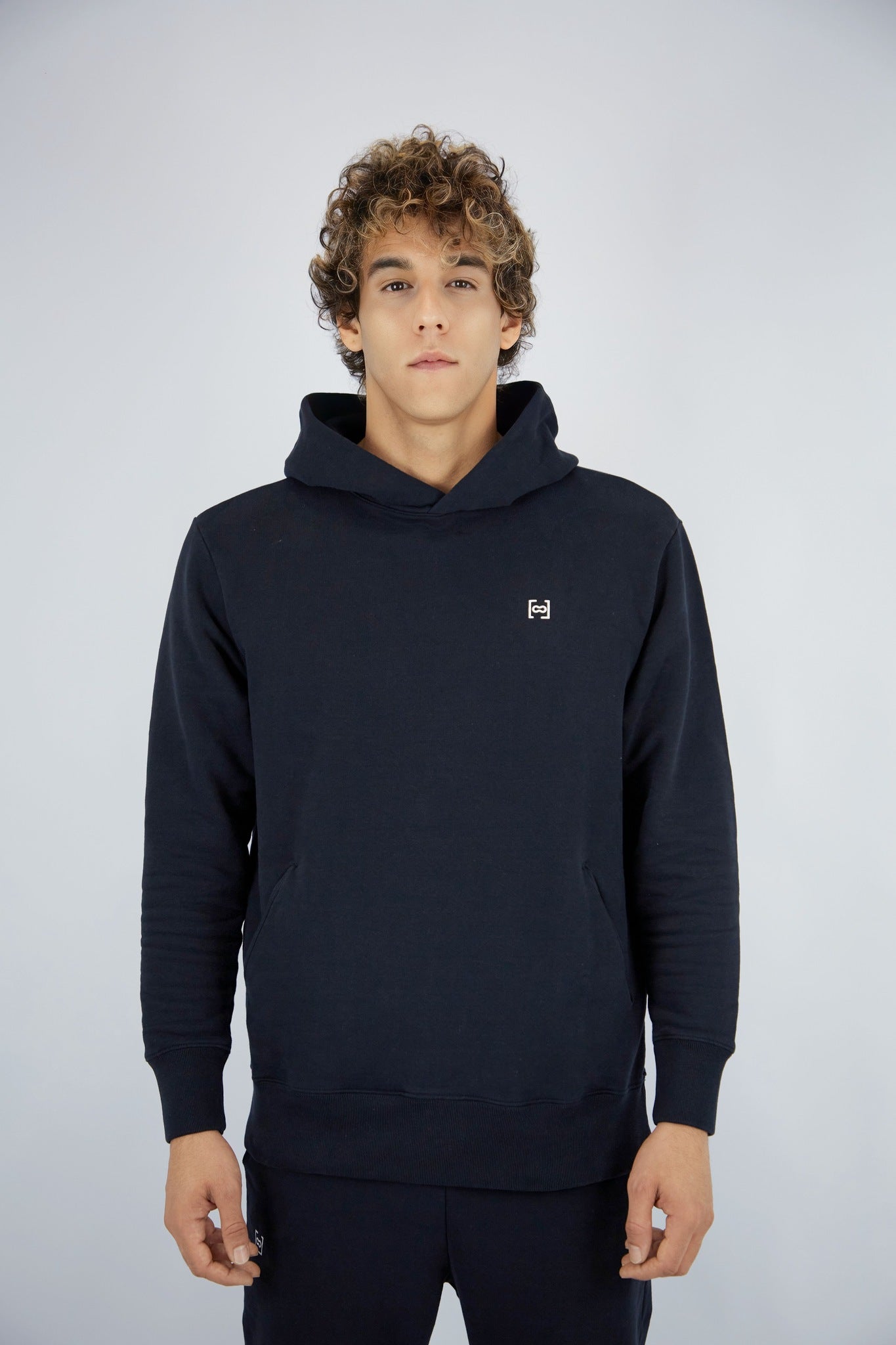 HOODIE PRETO COM CAPUZ - FUTURE